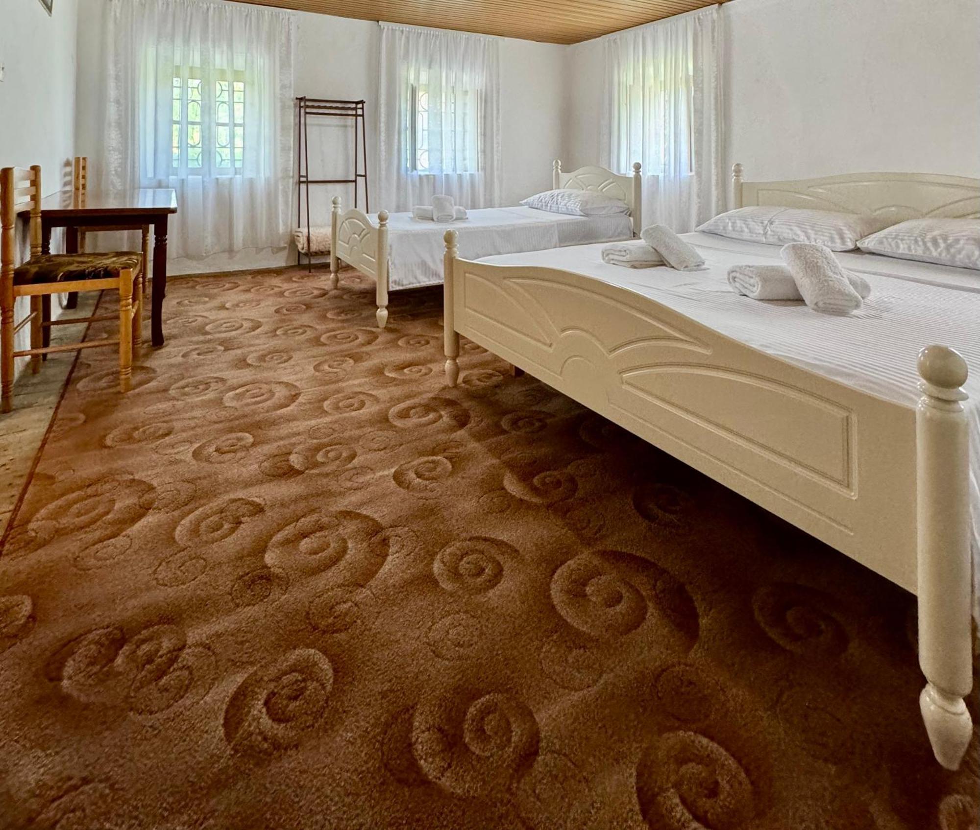Guest House Noku Koman Εξωτερικό φωτογραφία
