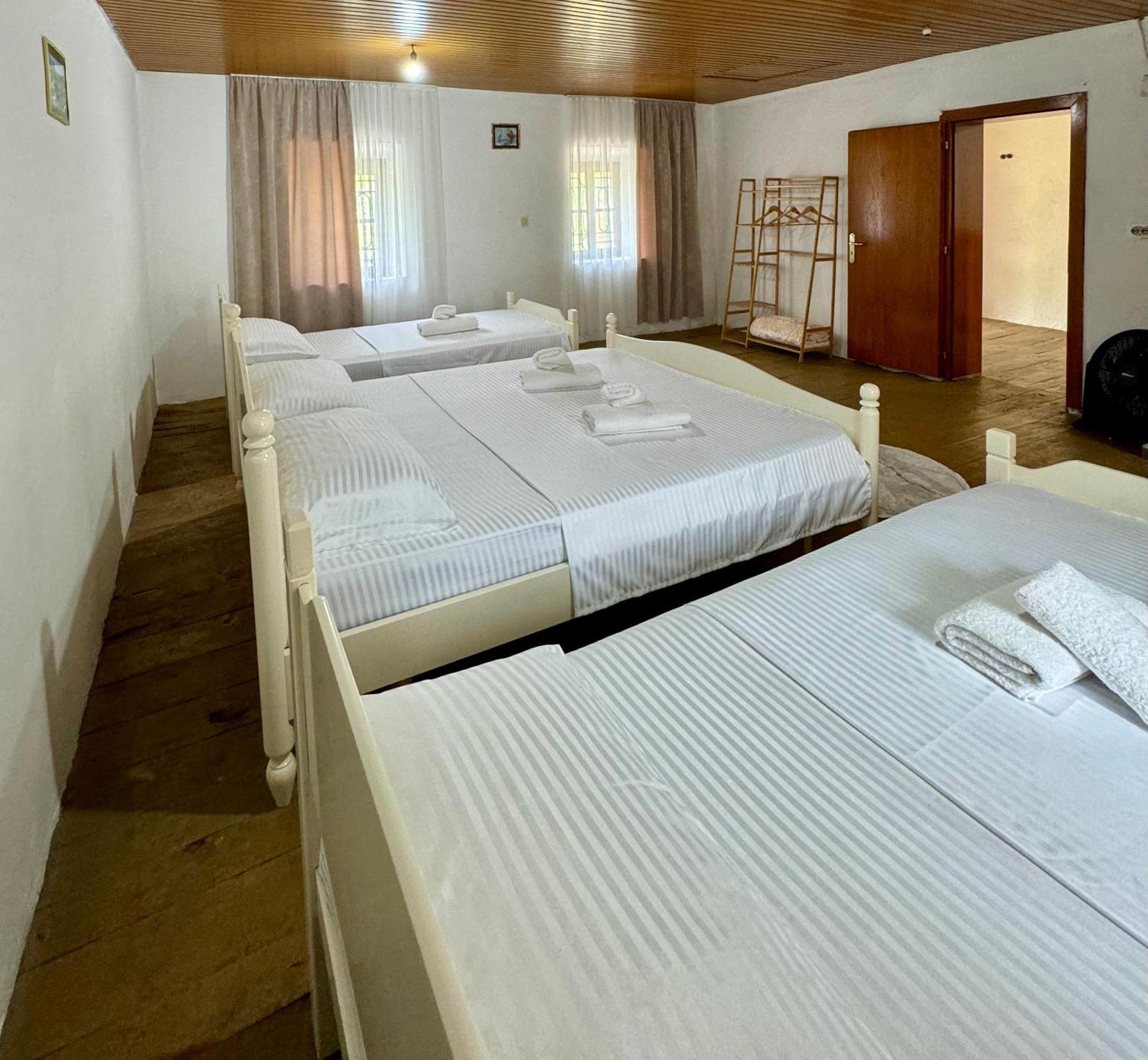 Guest House Noku Koman Εξωτερικό φωτογραφία
