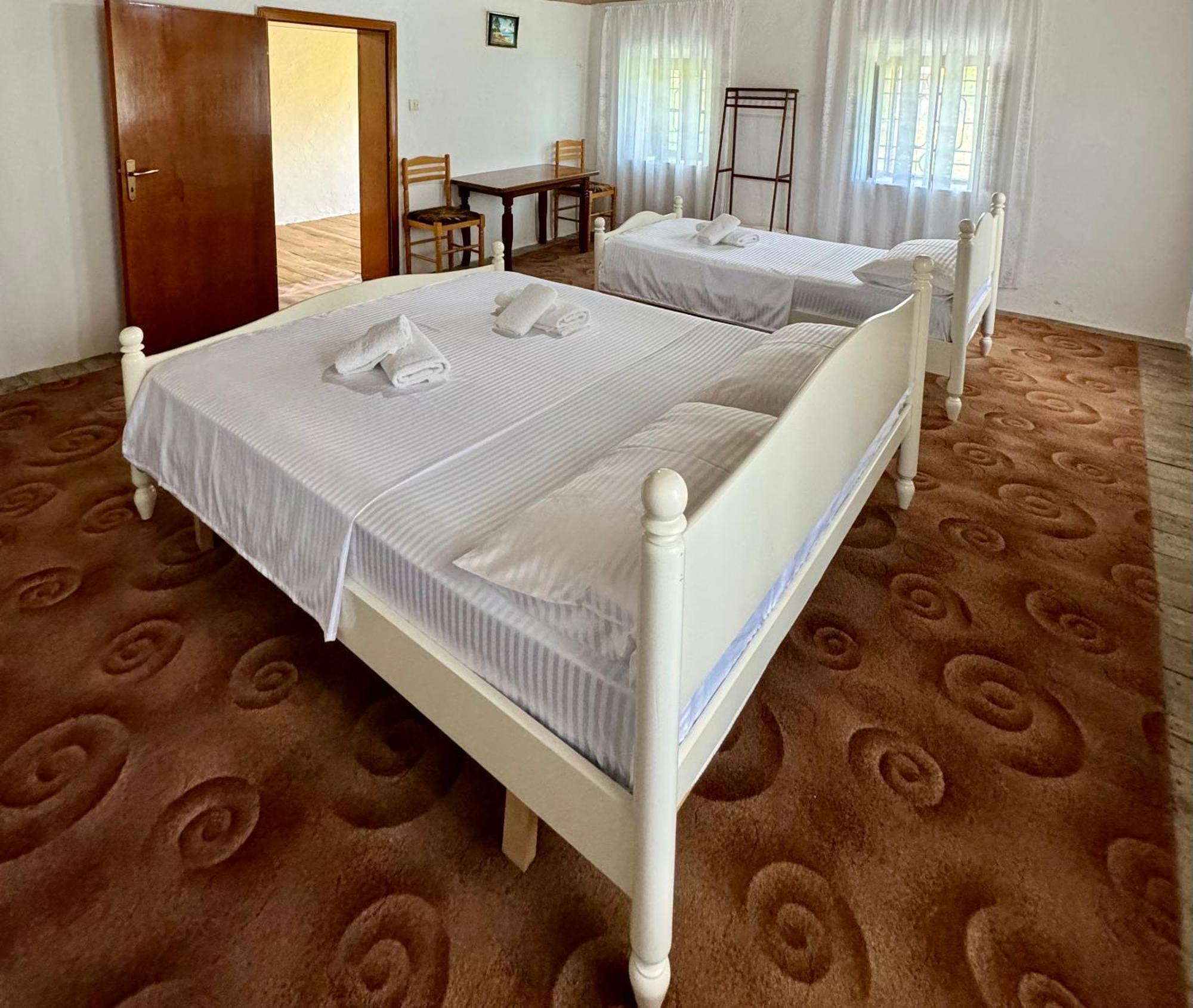 Guest House Noku Koman Εξωτερικό φωτογραφία